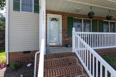 1098 Robin Hood Court Rockingham VA 22801
