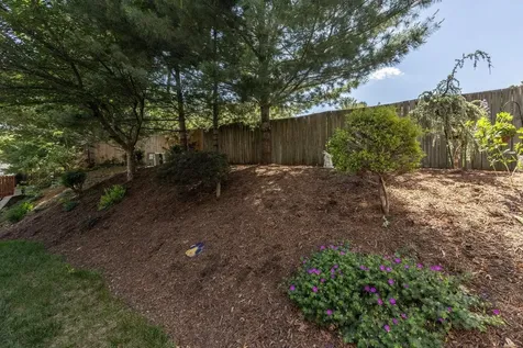 1098 Robin Hood Court Rockingham VA 22801
