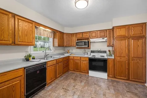5 Granary Road Verona VA 24482