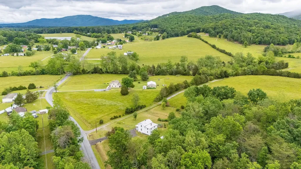 1702 Mill Lane Elkton VA 22827