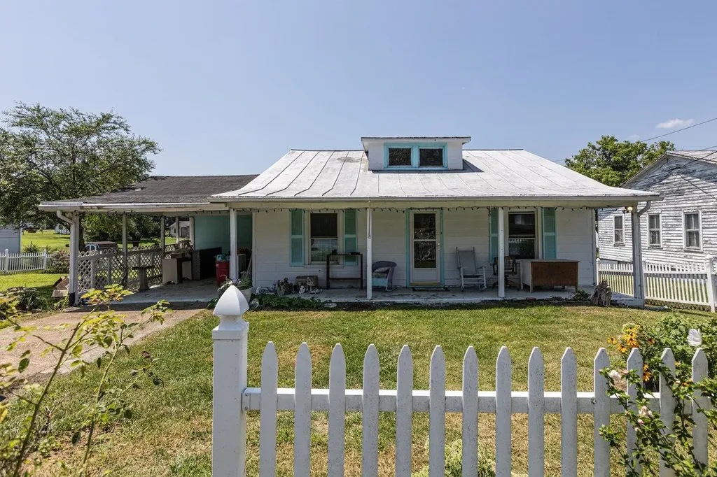 711 Eighth Street Shenandoah VA 22849