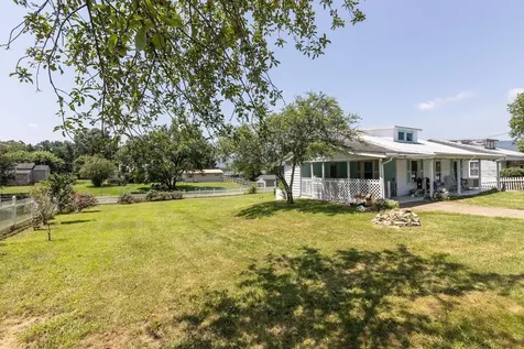 711 Eighth Street Shenandoah VA 22849