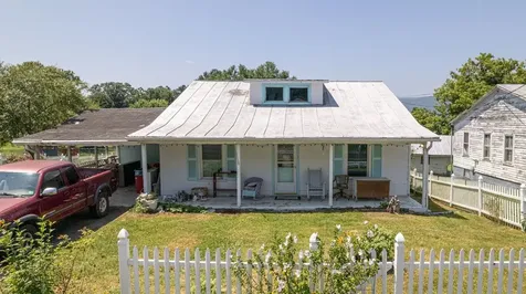 711 Eighth Street Shenandoah VA 22849