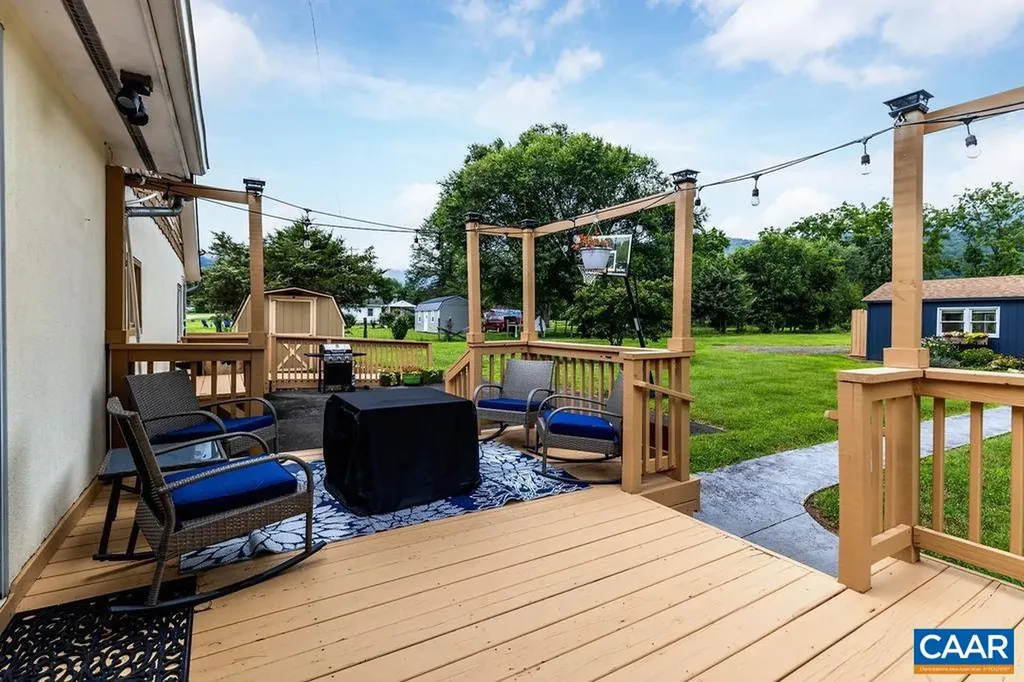 954 Beech Grove Road Roseland VA 22967