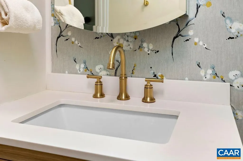 954 Beech Grove Road Roseland VA 22967