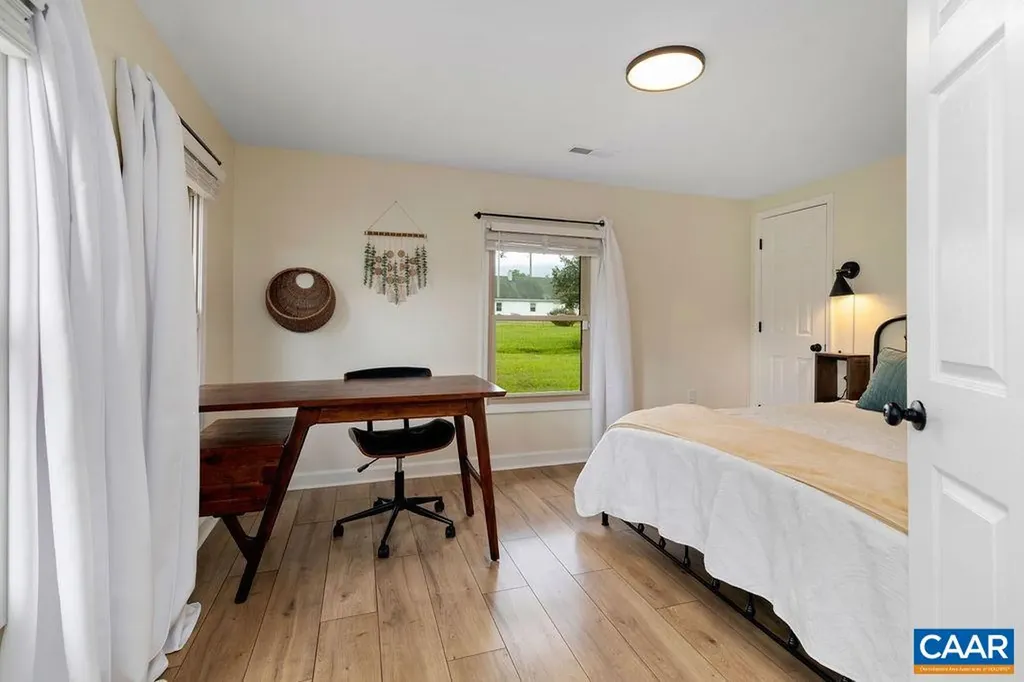 954 Beech Grove Road Roseland VA 22967