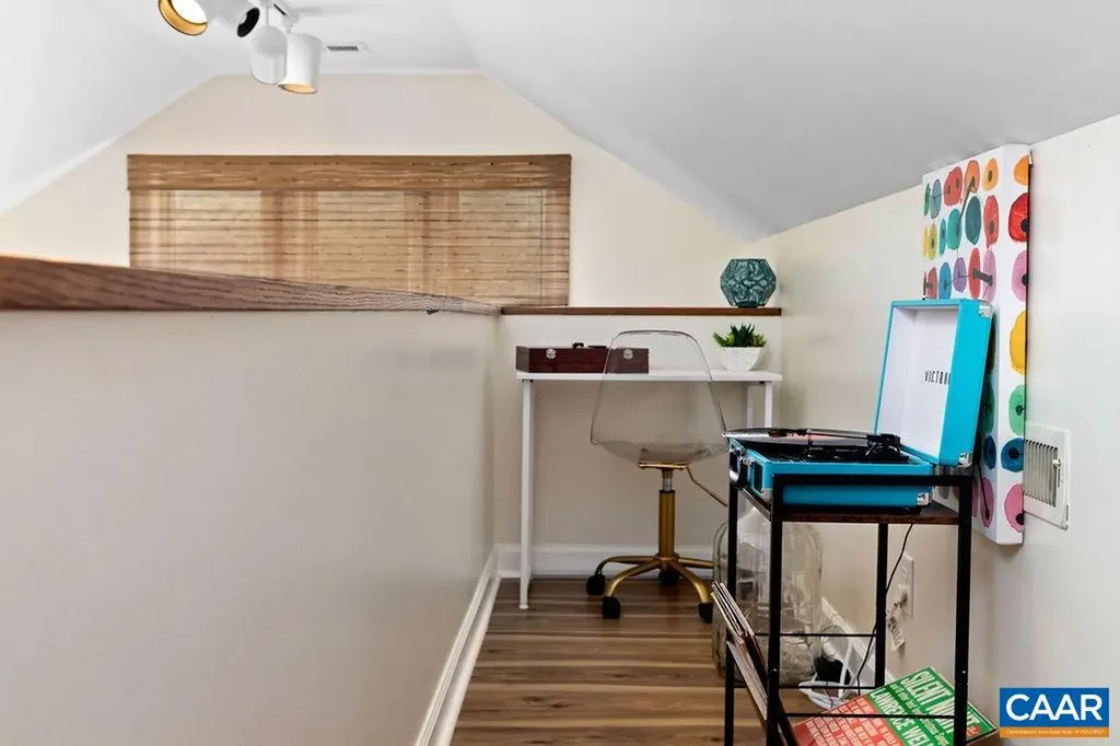 954 Beech Grove Road Roseland VA 22967