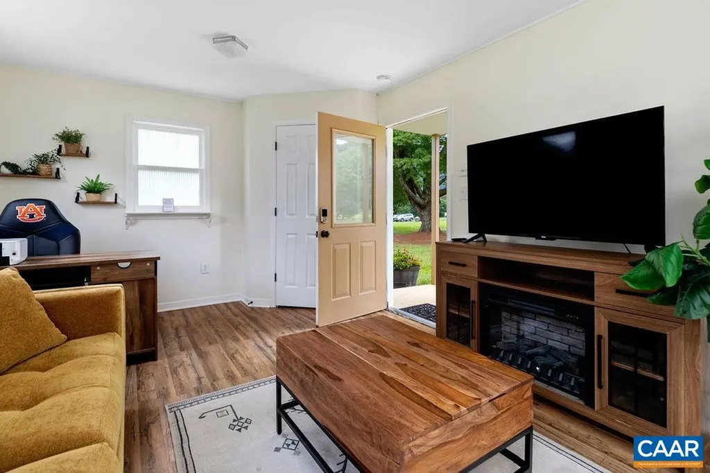 954 Beech Grove Road Roseland VA 22967