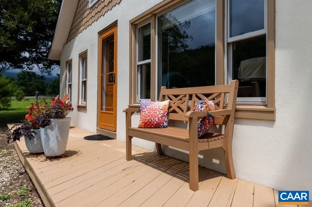 954 Beech Grove Road Roseland VA 22967