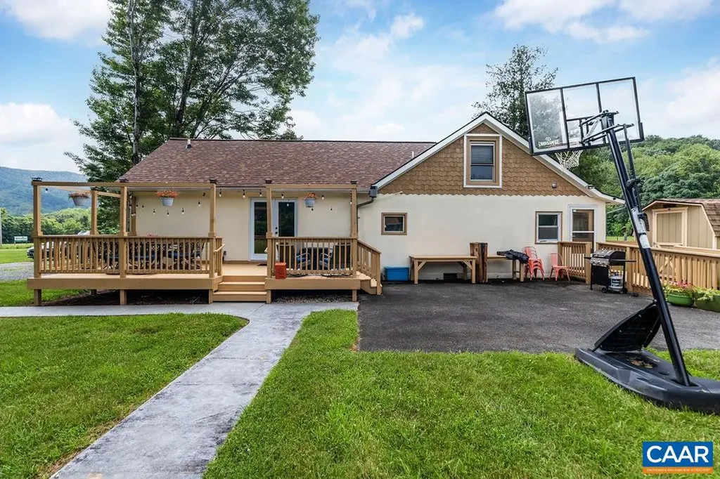 954 Beech Grove Road Roseland VA 22967