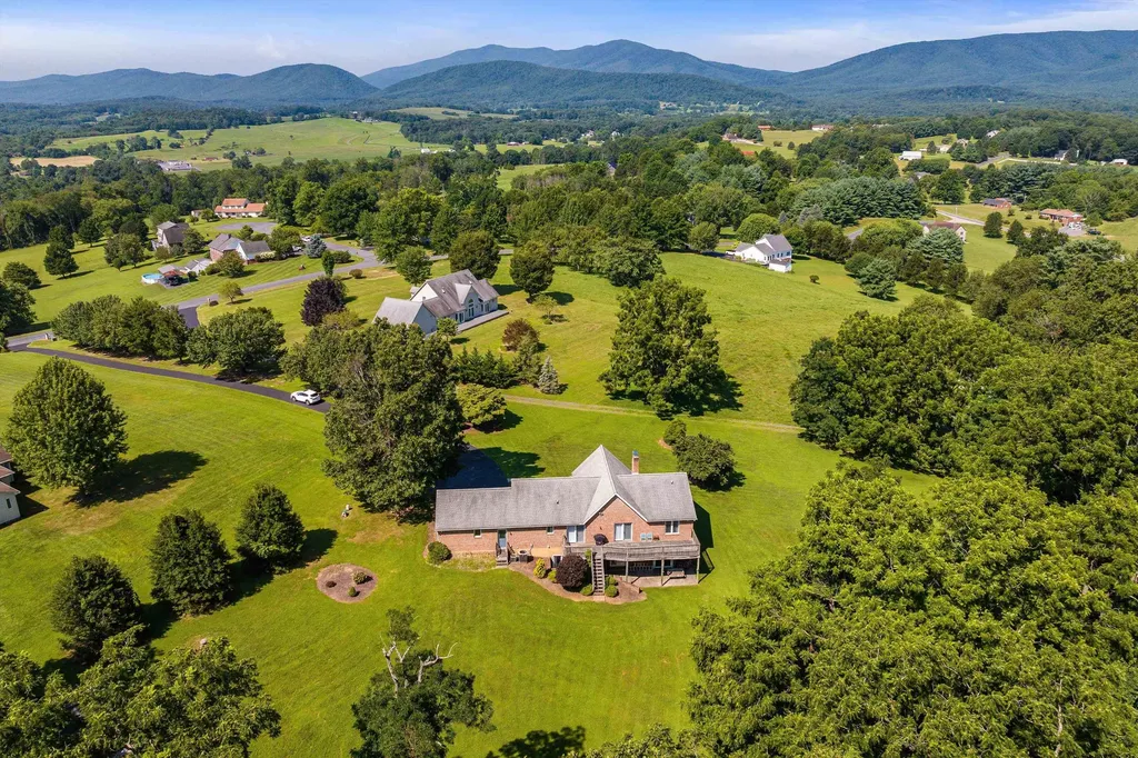 116 Taliaferro Drive Churchville VA 24421