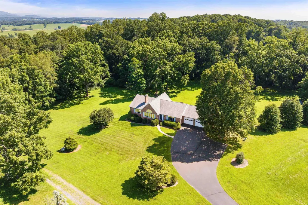 116 Taliaferro Drive Churchville VA 24421