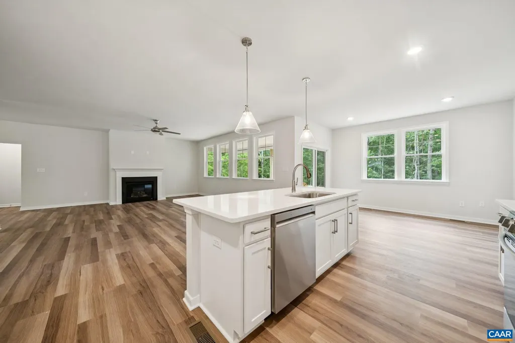 465 Glenmore Lane Keswick VA 22947