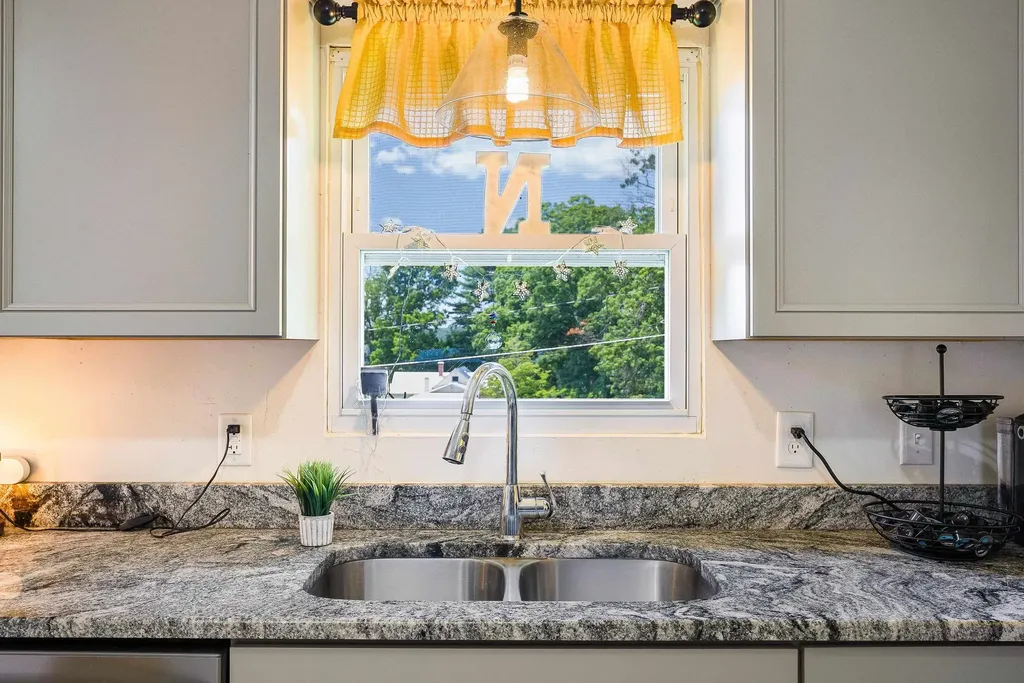 2260 Pine Avenue Buena Vista VA 24416