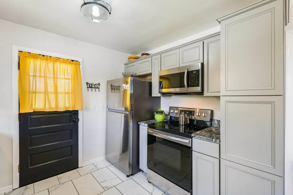 2260 Pine Avenue Buena Vista VA 24416