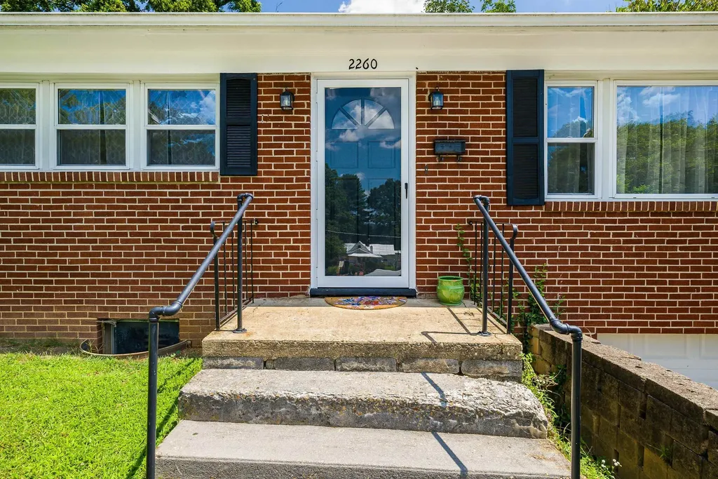 2260 Pine Avenue Buena Vista VA 24416