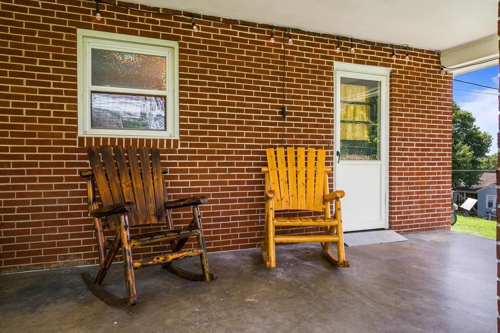 2260 Pine Avenue Buena Vista VA 24416