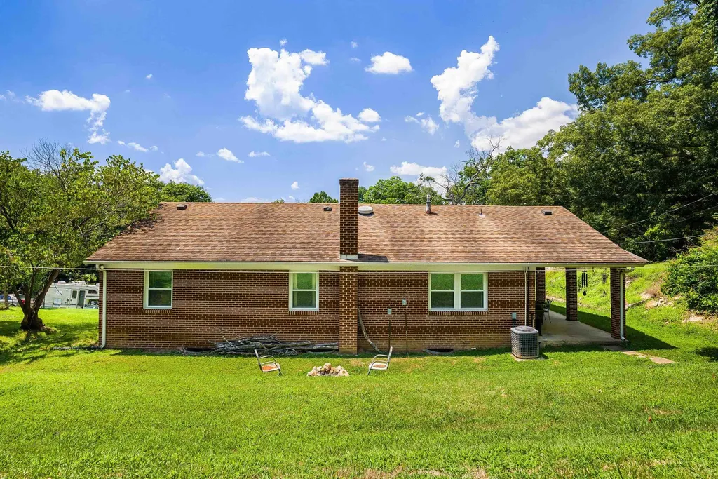 2260 Pine Avenue Buena Vista VA 24416