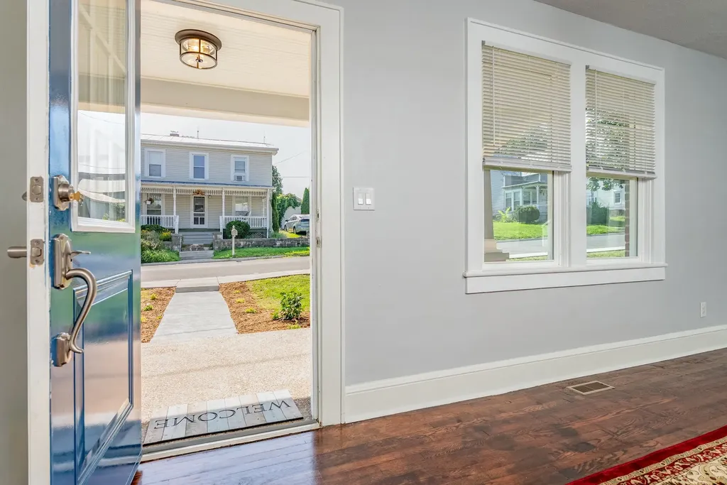 116 Linville Avenue Broadway VA 22815