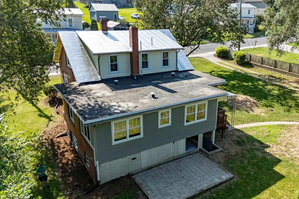 116 Linville Avenue Broadway VA 22815