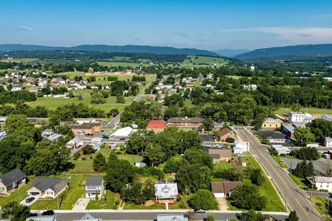 116 Linville Avenue Broadway VA 22815