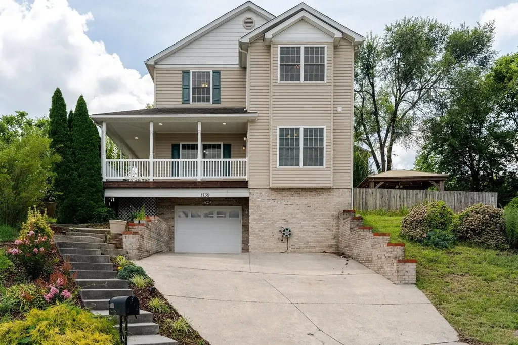 1739 Kingston Court Harrisonburg VA 22801