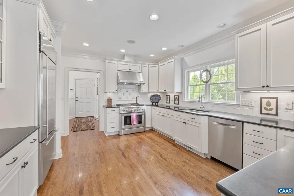 810 Carlyle Place Charlottesville VA 22903