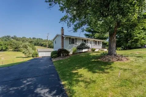 3361 Shen Lake Drive Rockingham VA 22801