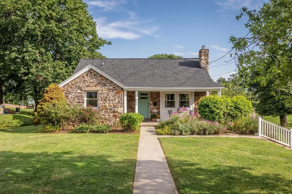 853 Old Furnace Road Harrisonburg VA 22802