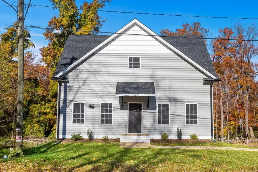 309 Ivanhoe Avenue Waynesboro VA 22980