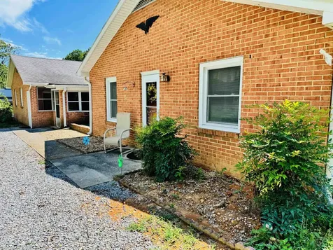 58 Old Hermitage Road Waynesboro VA 22980