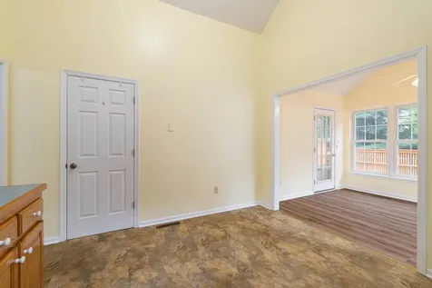 24 Ashleigh Drive Waynesboro VA 22980