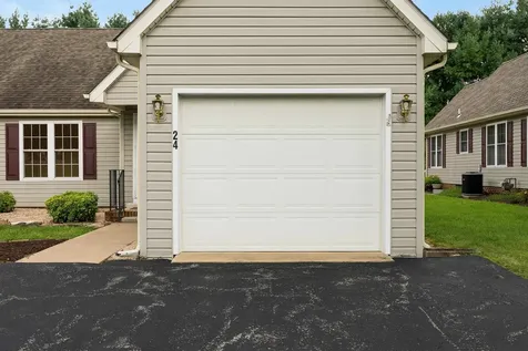 24 Ashleigh Drive Waynesboro VA 22980