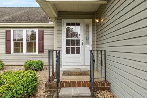 24 Ashleigh Drive Waynesboro VA 22980