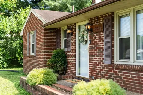 407 8th Street Grottoes VA 24441