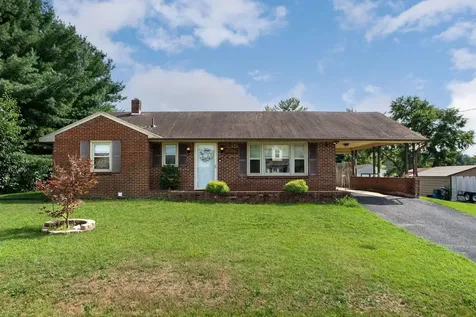 407 8th Street Grottoes VA 24441