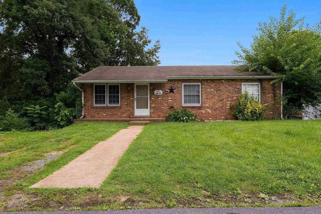 910 Carol Avenue Shenandoah VA 22849