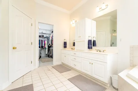 3242 Barrington Drive Rockingham VA 22801