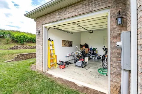 3242 Barrington Drive Rockingham VA 22801