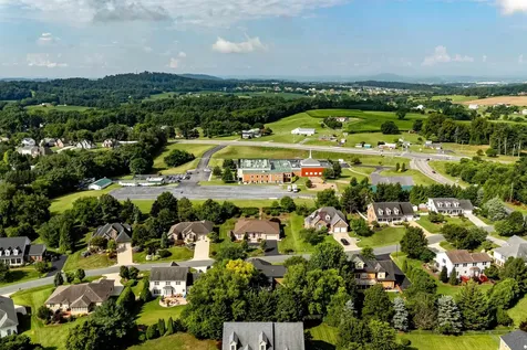 3242 Barrington Drive Rockingham VA 22801