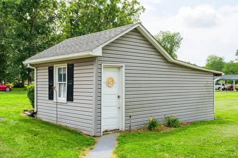 901 Augusta Avenue Grottoes VA 24441