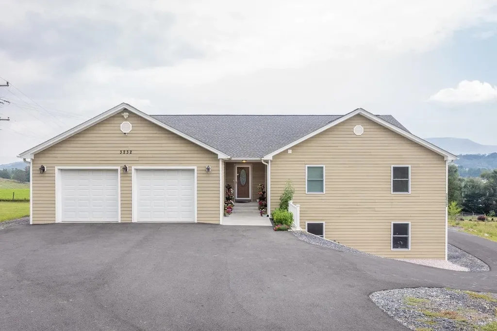 3232 Windy Heights Lane Rockingham VA 22802