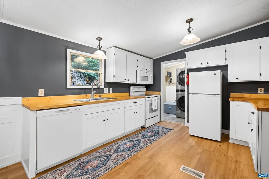 3141 Beech Grove Road Roseland VA 22967