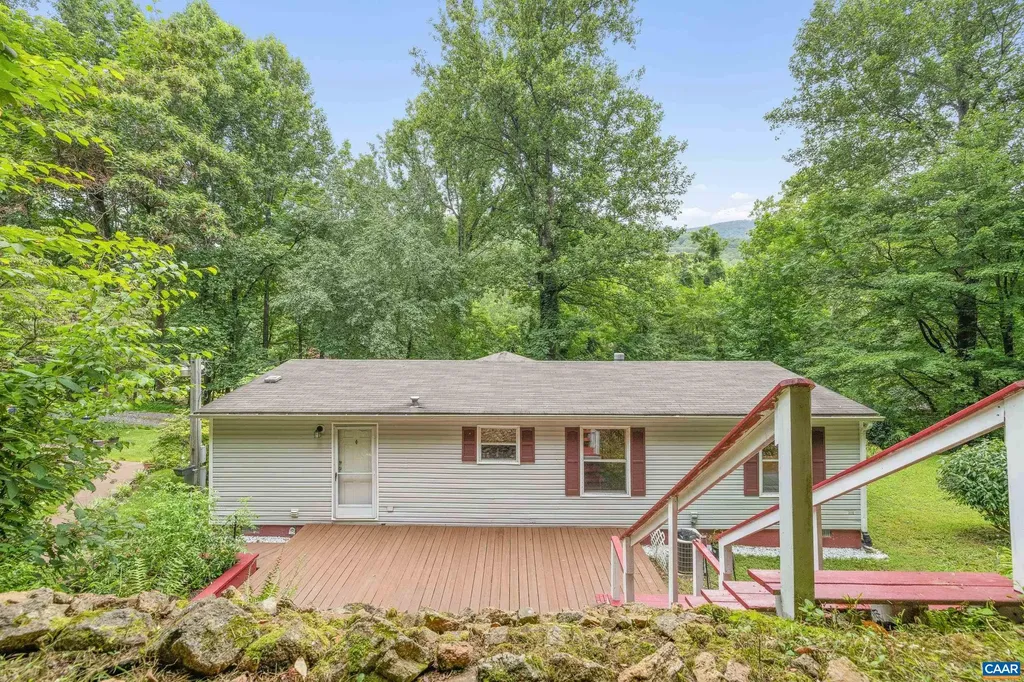 3141 Beech Grove Road Roseland VA 22967