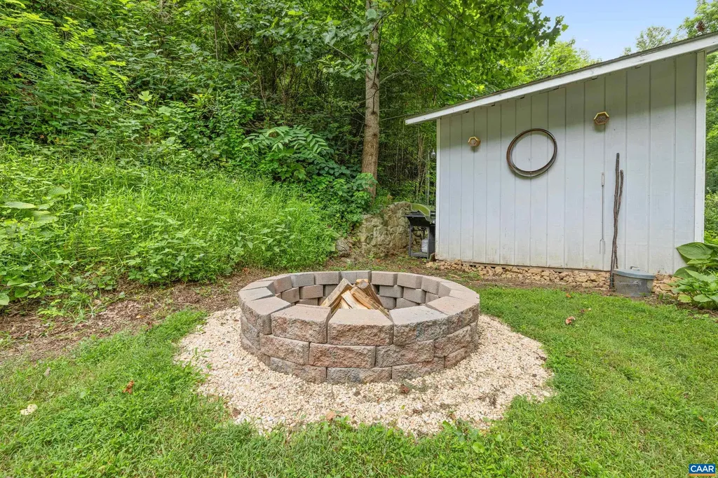 3141 Beech Grove Road Roseland VA 22967