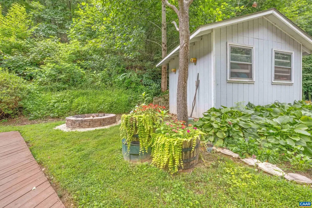3141 Beech Grove Road Roseland VA 22967