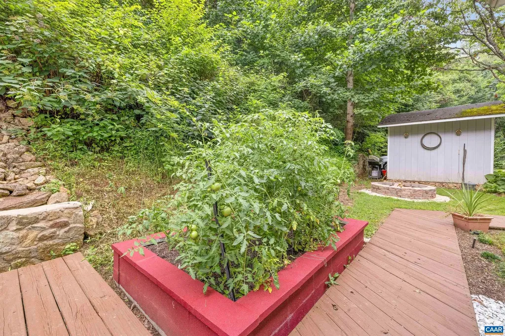 3141 Beech Grove Road Roseland VA 22967