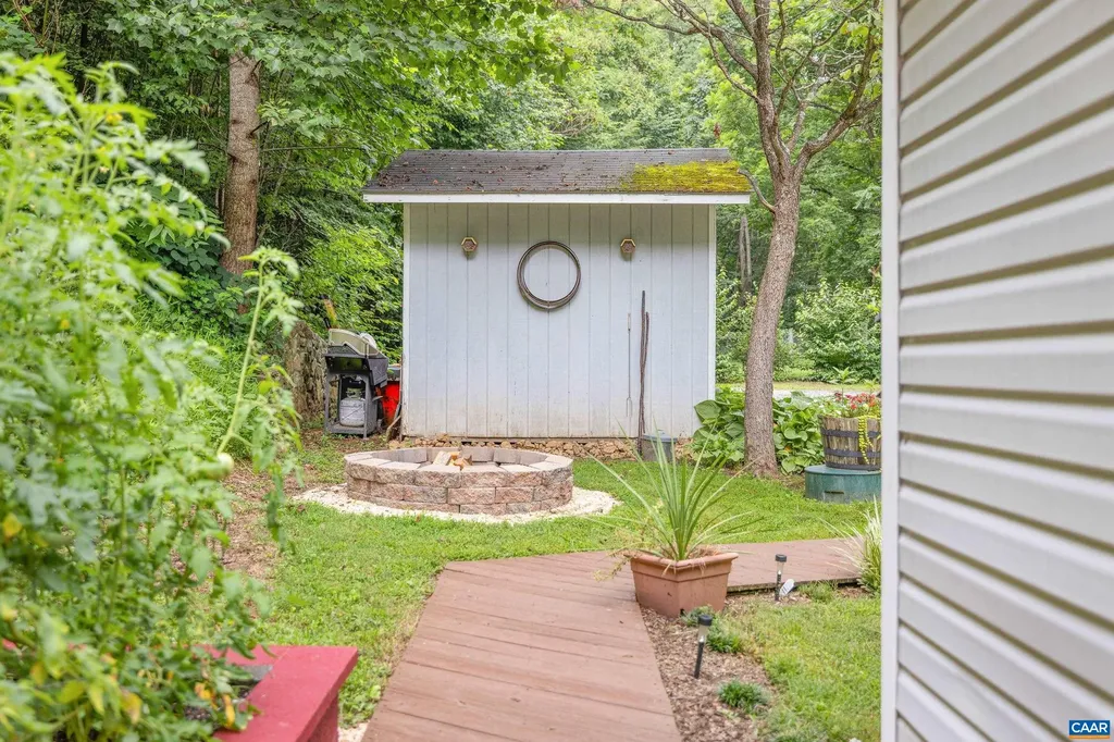 3141 Beech Grove Road Roseland VA 22967