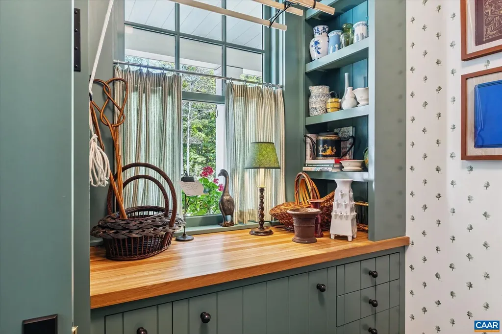 2863 Palmer Drive Keswick VA 22947