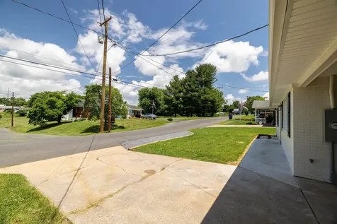 26 Oflinn Street Luray VA 22835
